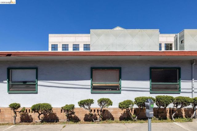 3021 Telegraph Ave, Berkeley, CA 94705