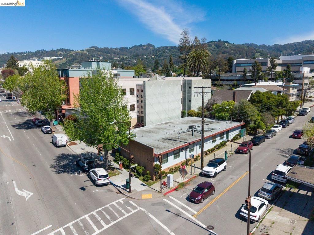 3021 Telegraph Ave, Berkeley, CA 94705