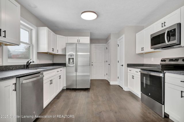 56 S Onondaga Road, Mason, MI 48854