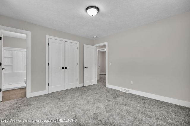 56 S Onondaga Road, Mason, MI 48854