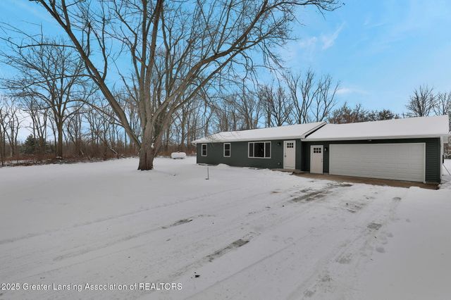 56 S Onondaga Road, Mason, MI 48854