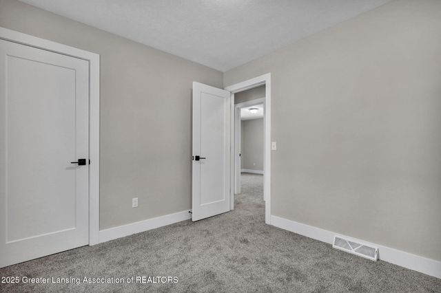 56 S Onondaga Road, Mason, MI 48854