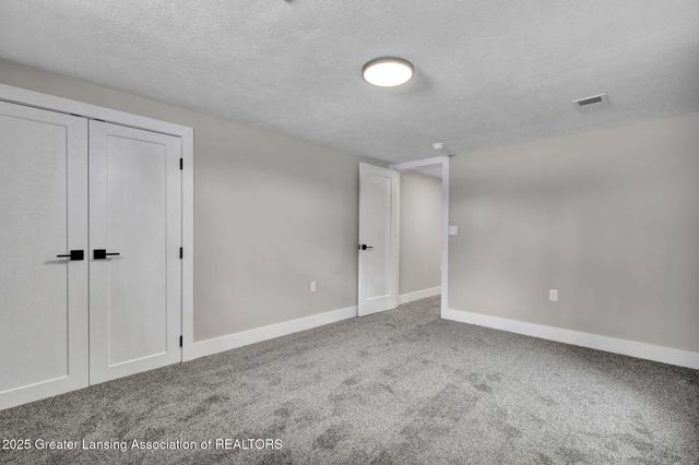 56 S Onondaga Road, Mason, MI 48854