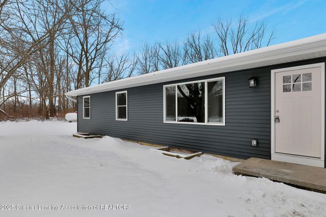 56 S Onondaga Road, Mason, MI 48854