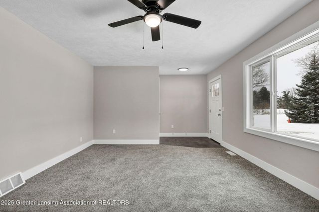 56 S Onondaga Road, Mason, MI 48854