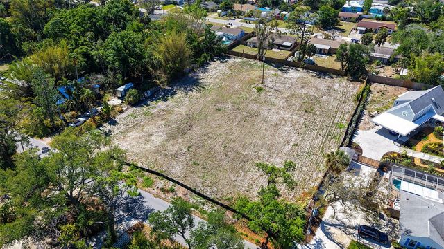 2424 ASHTON ROAD, Sarasota, FL 34231
