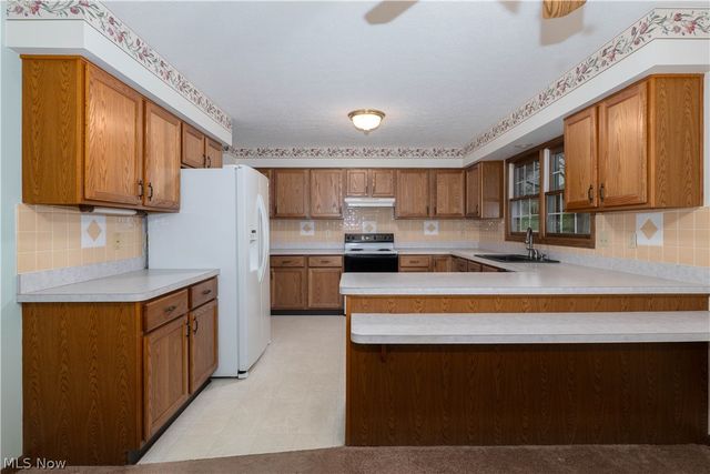 735 Beverly Avenue, Canal Fulton, OH 44614