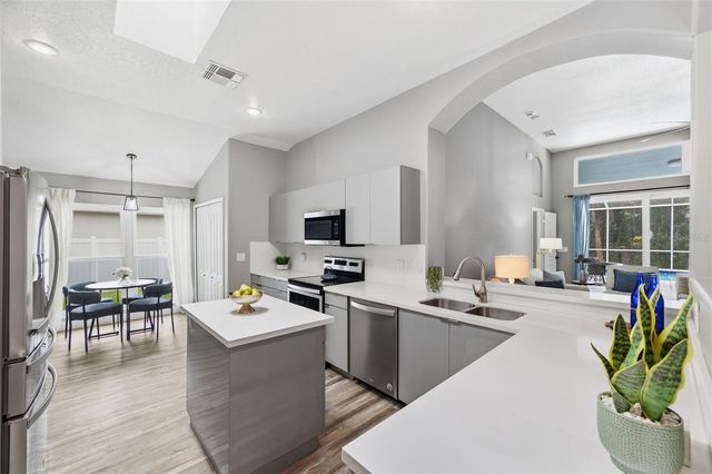 29432 FOREST GLEN DRIVE, Wesley Chapel, FL 33543