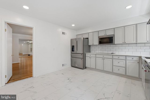 2827 ELLICOTT ST NW, Washington, DC 20008