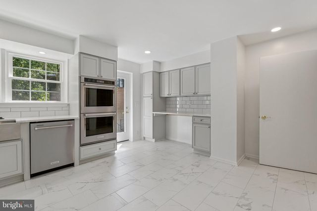 2827 ELLICOTT ST NW, Washington, DC 20008