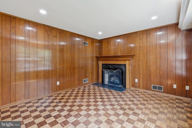 2827 ELLICOTT ST NW, Washington, DC 20008