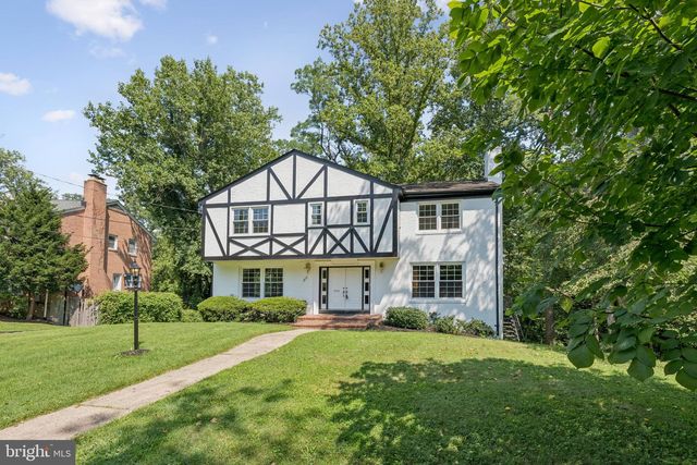 2827 ELLICOTT ST NW, Washington, DC 20008