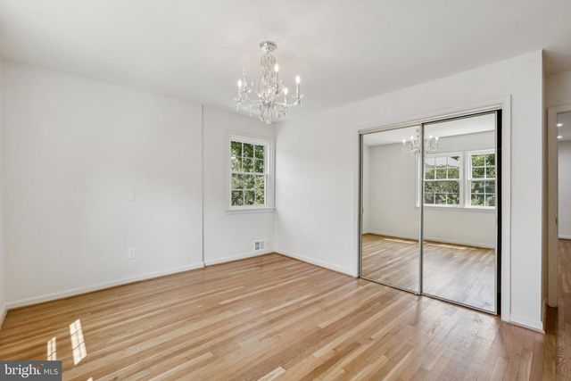 2827 ELLICOTT ST NW, Washington, DC 20008