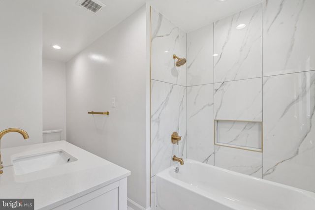 2827 ELLICOTT ST NW, Washington, DC 20008