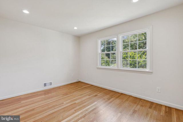 2827 ELLICOTT ST NW, Washington, DC 20008