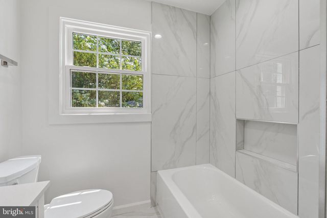 2827 ELLICOTT ST NW, Washington, DC 20008