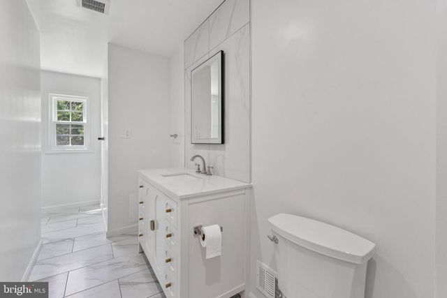 2827 ELLICOTT ST NW, Washington, DC 20008