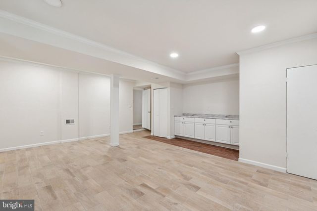 2827 ELLICOTT ST NW, Washington, DC 20008