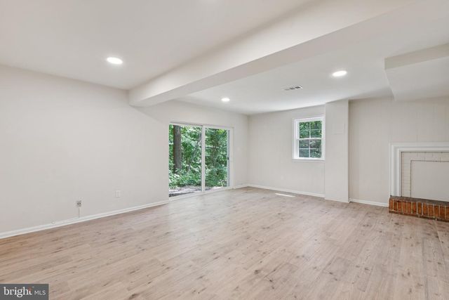 2827 ELLICOTT ST NW, Washington, DC 20008