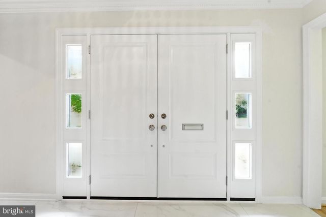 2827 ELLICOTT ST NW, Washington, DC 20008