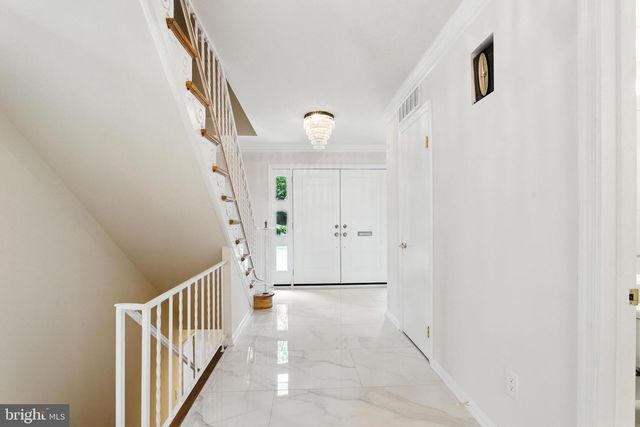 2827 ELLICOTT ST NW, Washington, DC 20008