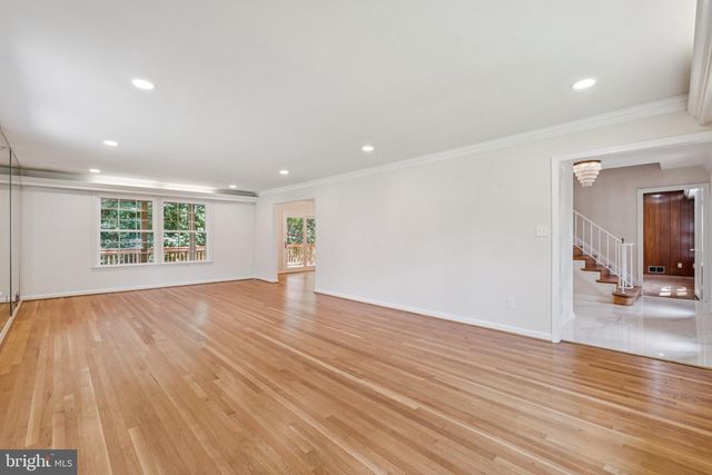 2827 ELLICOTT ST NW, Washington, DC 20008