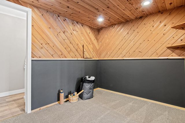 5815 Evergreen Lane, Shoreview, MN 55126
