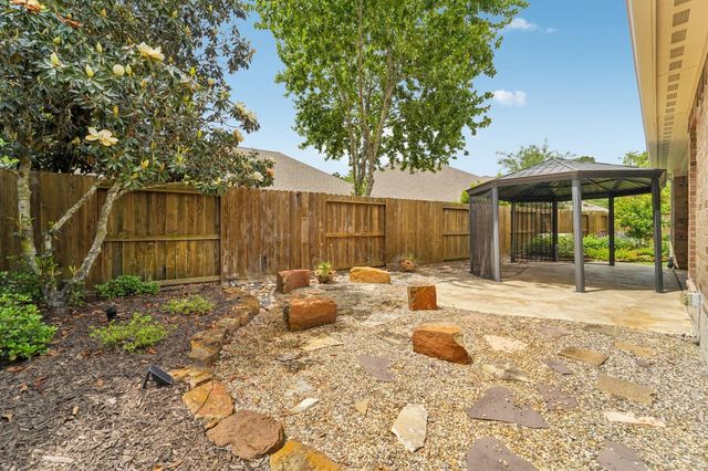 25500 Vinechase Drive, Porter, TX 77365