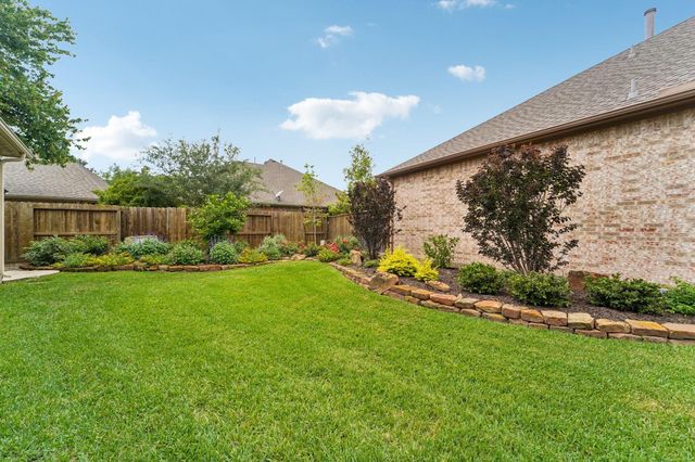 25500 Vinechase Drive, Porter, TX 77365