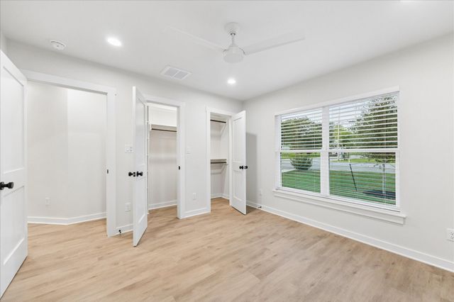 606 S Tesch Street, Bellville, TX 77418