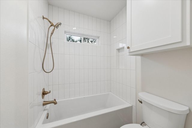 606 S Tesch Street, Bellville, TX 77418