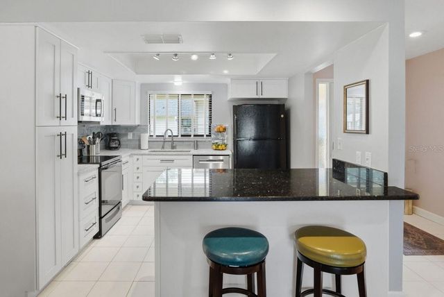 2538 OAKLEAF LANE 33B, Clearwater, FL 33763