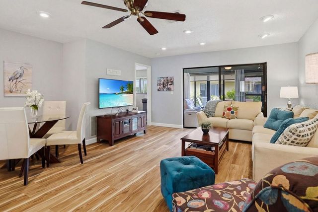 2538 OAKLEAF LANE 33B, Clearwater, FL 33763
