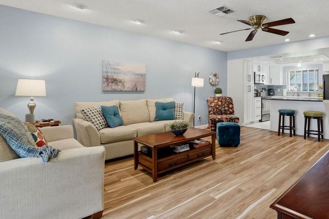 2538 OAKLEAF LANE 33B, Clearwater, FL 33763
