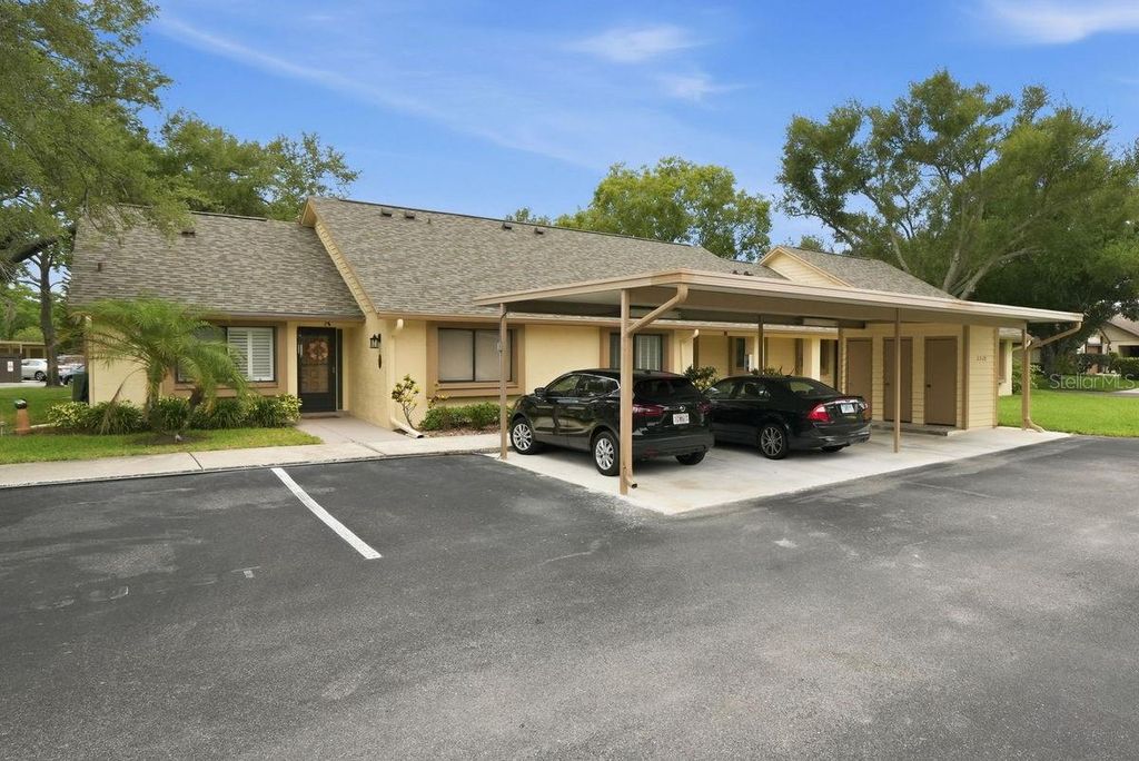 2538 OAKLEAF LANE 33B, Clearwater, FL 33763