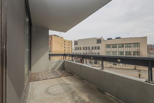 566 Commonwealth Ave 304, Boston, MA 02215