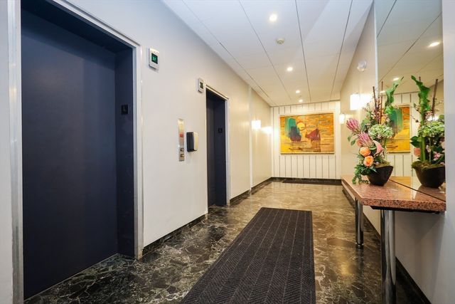 566 Commonwealth Ave 304, Boston, MA 02215