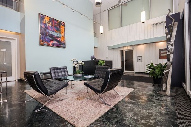 566 Commonwealth Ave 304, Boston, MA 02215