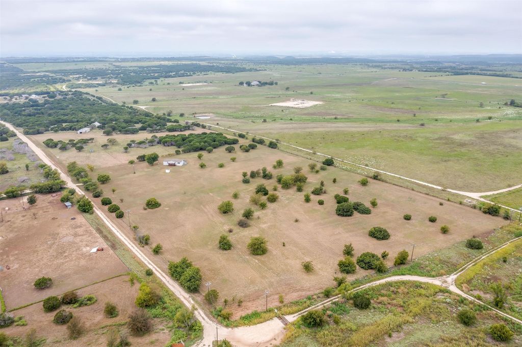 9064 Summit Court E, Cleburne, TX 76033 — photo 4