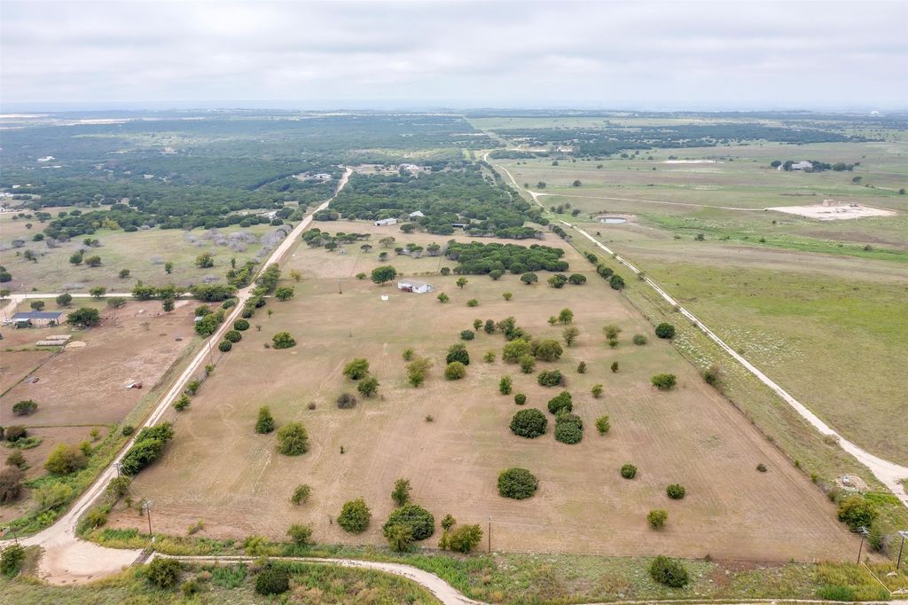 9064 Summit Court E, Cleburne, TX 76033 — photo 5