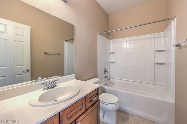 8229 Sawmill Falls Street, North Las Vegas, NV 89085