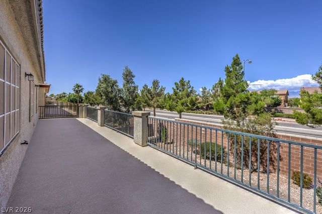 8229 Sawmill Falls Street, North Las Vegas, NV 89085