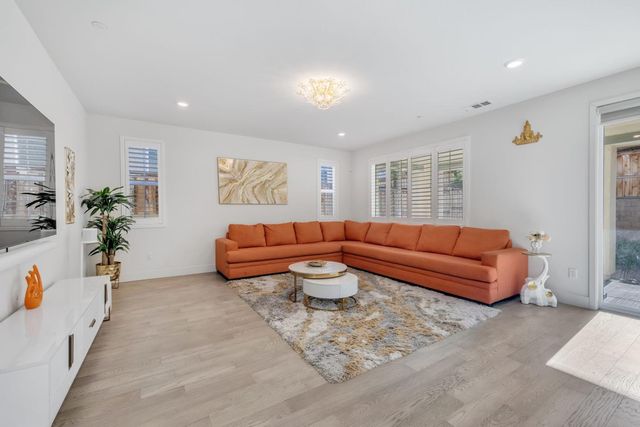 6383 Greymont Drive, Tracy, CA 95377