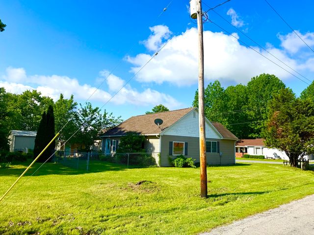 104 Mcneil, Energy, IL 62933