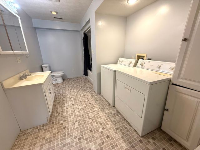 104 Mcneil, Energy, IL 62933