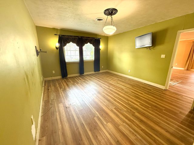104 Mcneil, Energy, IL 62933