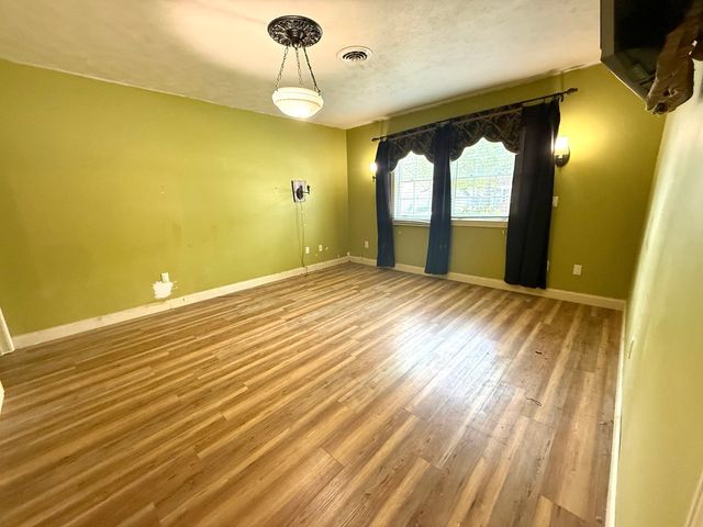 104 Mcneil, Energy, IL 62933