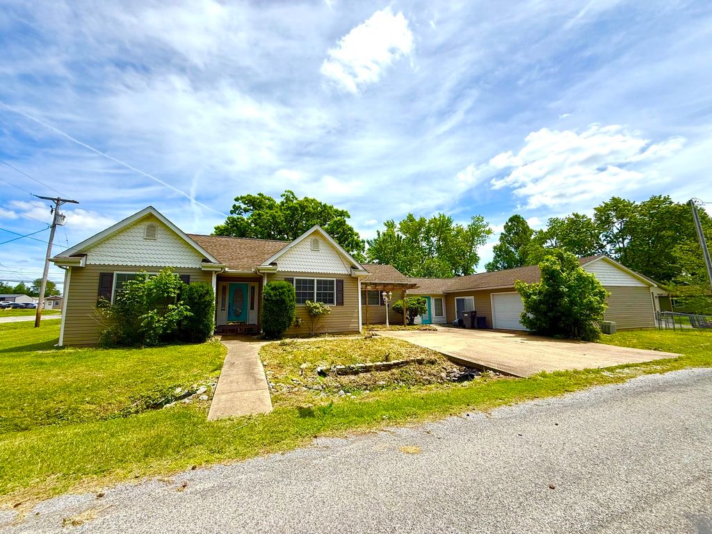 104 Mcneil, Energy, IL 62933