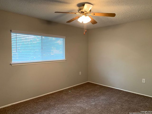 5931 kissing oak, San Antonio, TX 78247