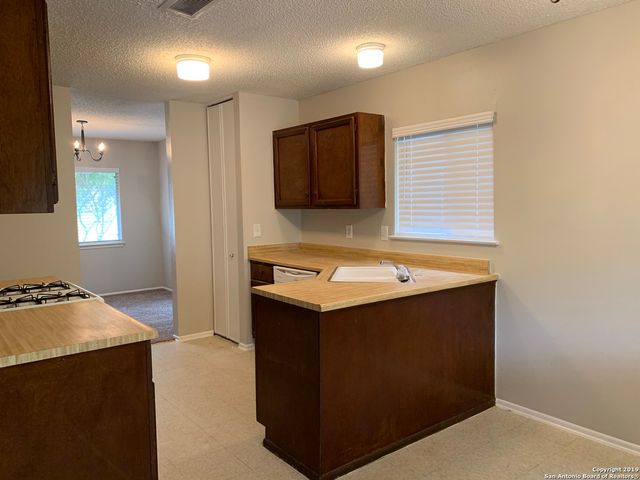 5931 kissing oak, San Antonio, TX 78247